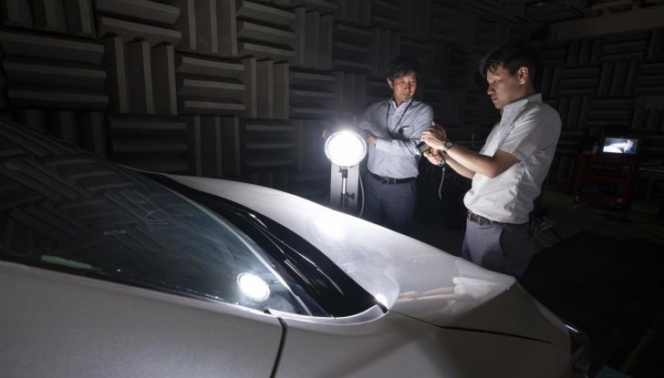 Nissan testa la vernice refrigerante sulle sue auto - Foto 27 di 60