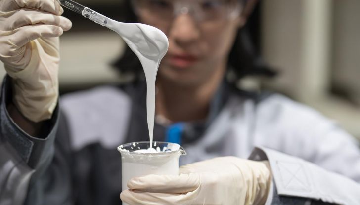 Nissan testa la vernice refrigerante sulle sue auto - Foto 11 di 60