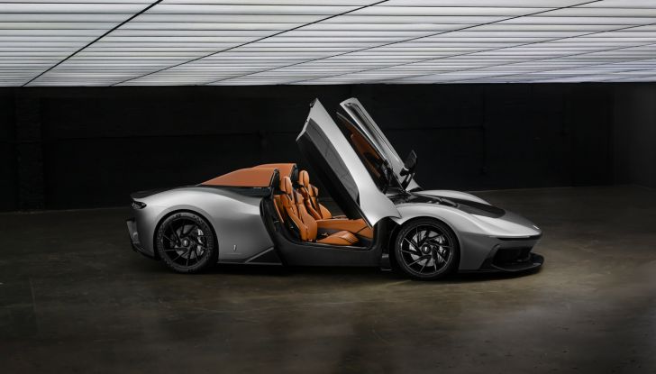 Pininfarina B95 Gotham: debutta la one-off ispirata a Bruce Wayne di Batman - Foto 2 di 17