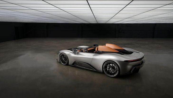 Pininfarina B95 Gotham: debutta la one-off ispirata a Bruce Wayne di Batman - Foto 13 di 17