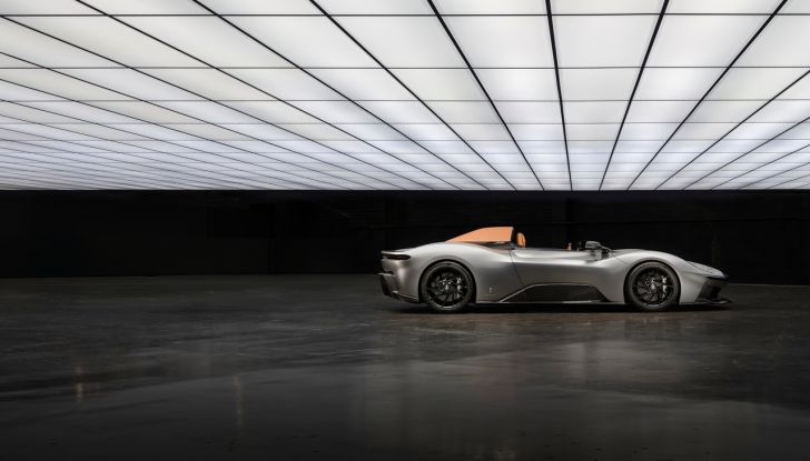 Pininfarina B95 Gotham: debutta la one-off ispirata a Bruce Wayne di Batman - Foto 10 di 17