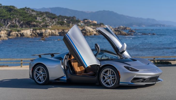 Pininfarina Battista Targamerica: caratteristiche, design, abitacolo, motori e prestazioni - Foto 28 di 31