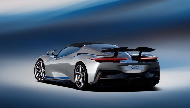 Pininfarina Battista Targamerica: caratteristiche, design, abitacolo, motori e prestazioni - Foto 4 di 31