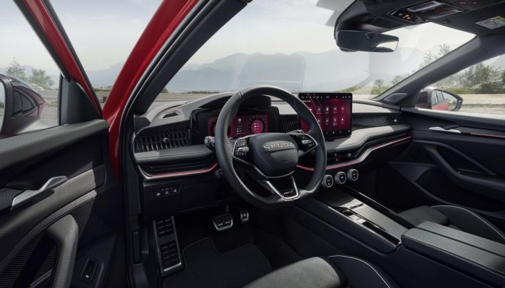 Skoda Superb Sportline: caratteristiche, design, abitacolo e versioni - Foto 4 di 7