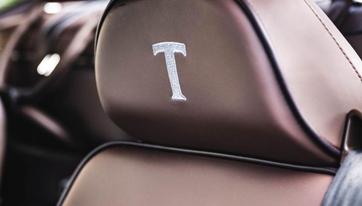 Touring Superleggera Veloce12: caratteristiche, design, abitacolo, motore, prestazioni e prezzo - Foto 53 di 56