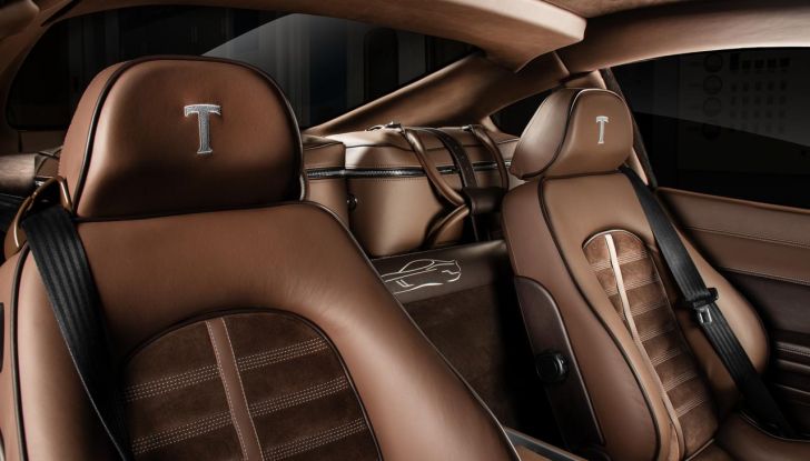 Touring Superleggera Veloce12: caratteristiche, design, abitacolo, motore, prestazioni e prezzo - Foto 10 di 56