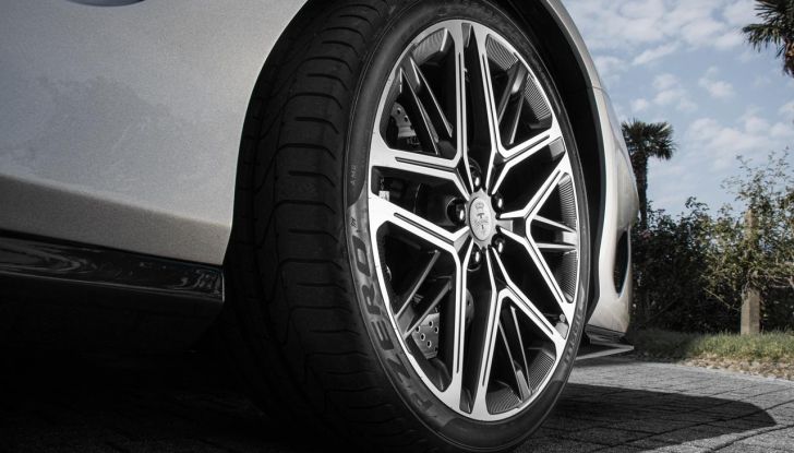 Touring Superleggera Veloce12: caratteristiche, design, abitacolo, motore, prestazioni e prezzo - Foto 40 di 56