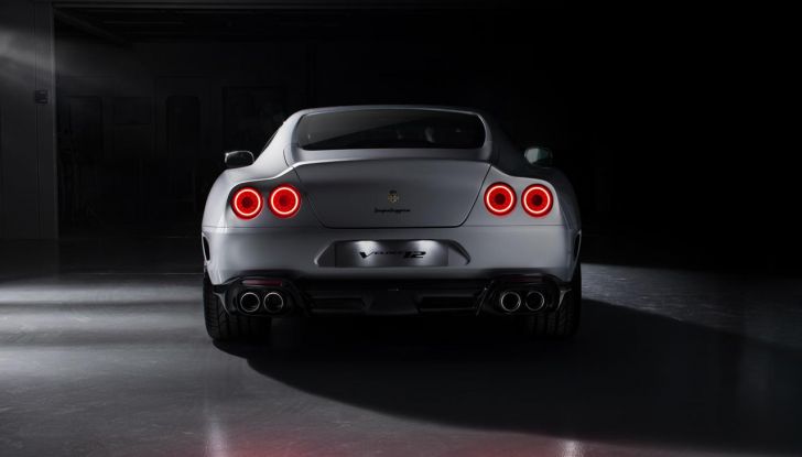 Touring Superleggera Veloce12: caratteristiche, design, abitacolo, motore, prestazioni e prezzo - Foto 3 di 56