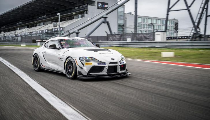 Toyota GR Supra GT4 EVO2: caratteristiche, design, abitacolo, motore, prestazioni e prezzo - Foto 18 di 18