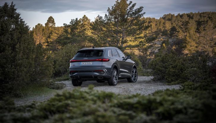 Audi Q5 2025: caratteristiche, design, abitacolo e motori - Foto 96 di 110
