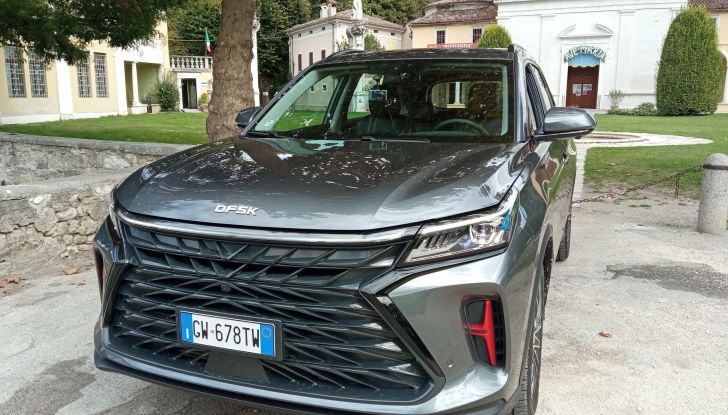 DFSK E5 PHEV e DFSK Glory 600 test drive, prezzi e impressioni di guida - Foto 26 di 30