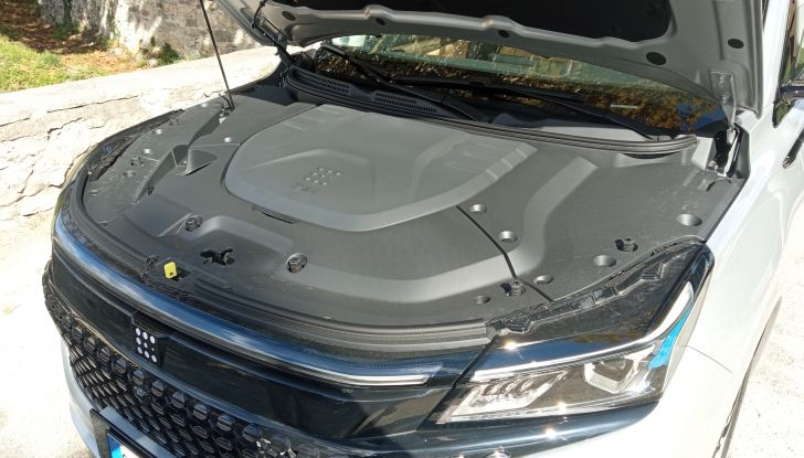 DFSK E5 PHEV e DFSK Glory 600 test drive, prezzi e impressioni di guida - Foto 29 di 30