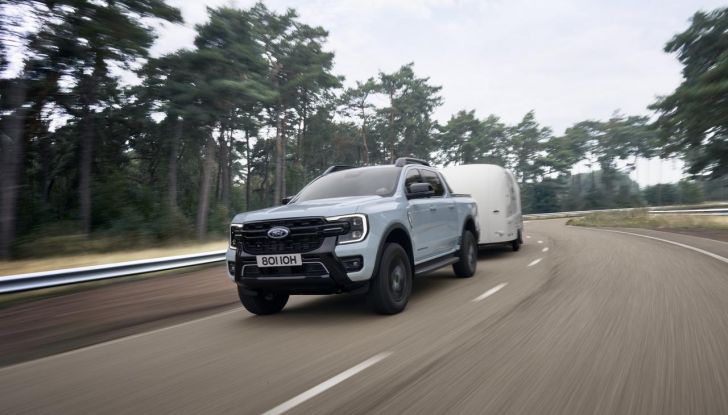Ford Ranger Plug-In Hybrid: caratteristiche, design, abitacolo, motore, autonomia e disponibilità - Foto 7 di 12