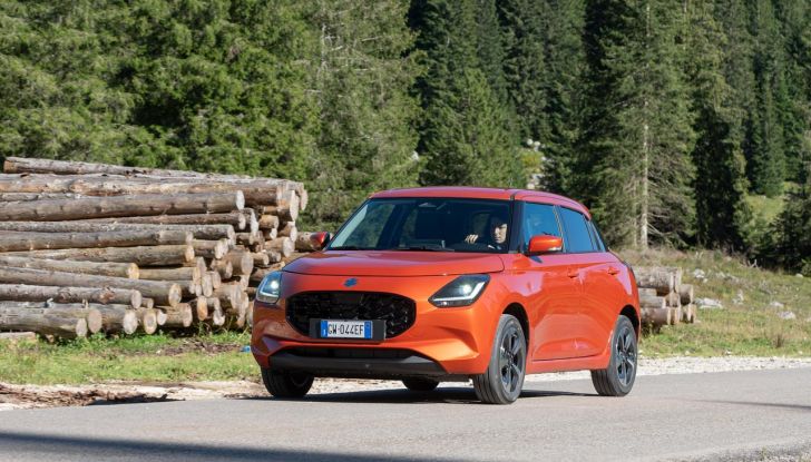 Nuova Suzuki Swift Hybrid 4×4 AllGrip: caratteristiche, design, abitacolo, motore e prezzo - Foto 60 di 122