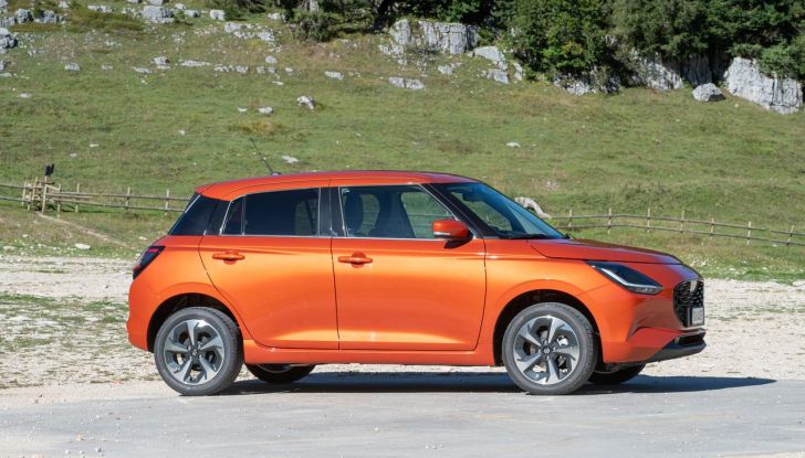 Nuova Suzuki Swift Hybrid 4×4 AllGrip: caratteristiche, design, abitacolo, motore e prezzo - Foto 21 di 122