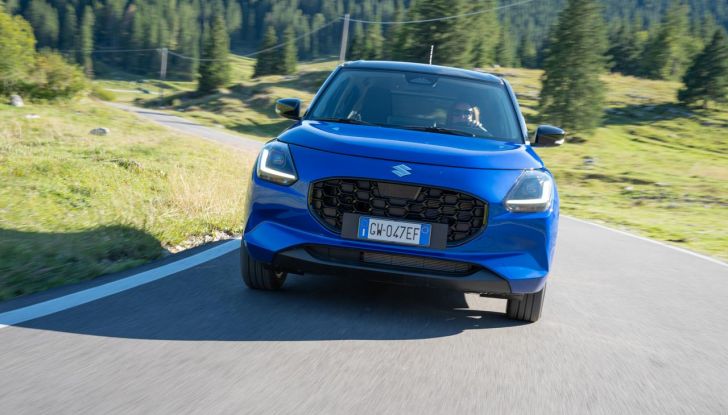 Nuova Suzuki Swift Hybrid 4×4 AllGrip: caratteristiche, design, abitacolo, motore e prezzo - Foto 55 di 122