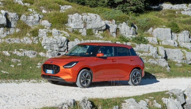 Nuova Suzuki Swift Hybrid 4×4 AllGrip: caratteristiche, design, abitacolo, motore e prezzo - Foto 94 di 122