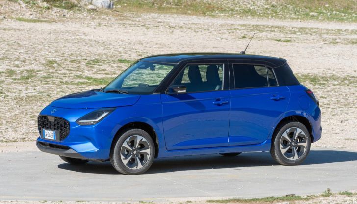 Nuova Suzuki Swift Hybrid 4×4 AllGrip: caratteristiche, design, abitacolo, motore e prezzo - Foto 11 di 122