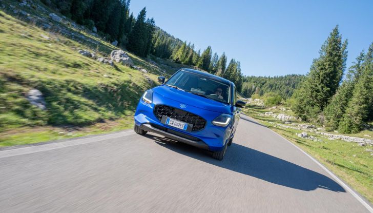 Nuova Suzuki Swift Hybrid 4×4 AllGrip: caratteristiche, design, abitacolo, motore e prezzo - Foto 49 di 122