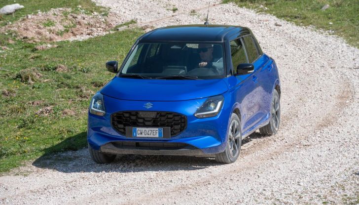 Nuova Suzuki Swift Hybrid 4×4 AllGrip: caratteristiche, design, abitacolo, motore e prezzo - Foto 112 di 122