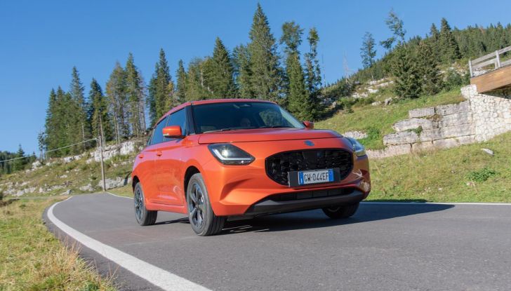 Nuova Suzuki Swift Hybrid 4×4 AllGrip: caratteristiche, design, abitacolo, motore e prezzo - Foto 75 di 122