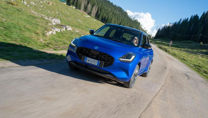 Nuova Suzuki Swift Hybrid 4×4 AllGrip: caratteristiche, design, abitacolo, motore e prezzo - Foto 52 di 122