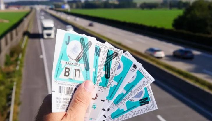 Vignetta Austria 2024: costi e dove comprare il bollino - Foto 1 di 12