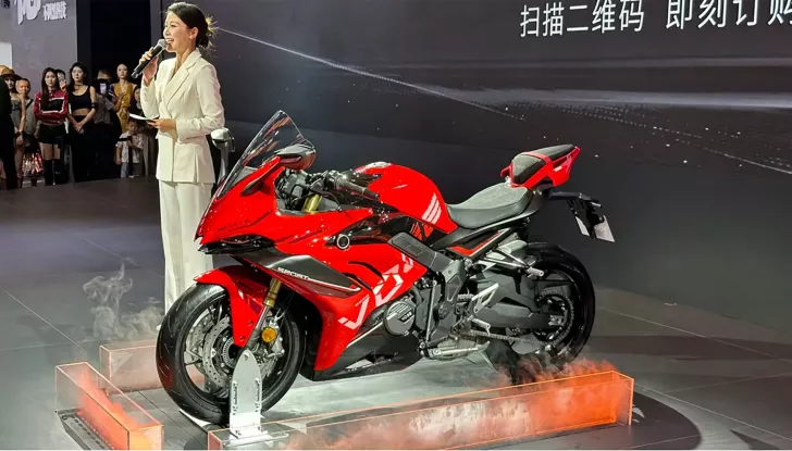 Voge RR 660 S: la nuova supersportiva a quattro cilindri dal prezzo competitivo - Foto 6 di 7
