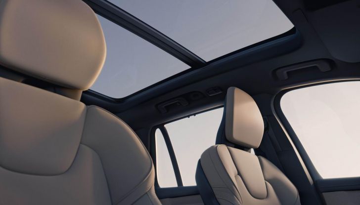 Volvo XC90 2025: caratteristiche, design, abitacolo, motori, versioni e disponibilità - Foto 34 di 36