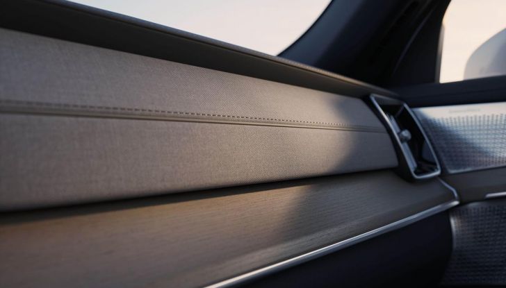 Volvo XC90 2025: caratteristiche, design, abitacolo, motori, versioni e disponibilità - Foto 28 di 36