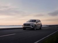 Volvo XC90 2025: caratteristiche, design, abitacolo, motori, versioni e disponibilità