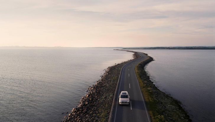 Volvo XC90 2025: caratteristiche, design, abitacolo, motori, versioni e disponibilità - Foto 19 di 36