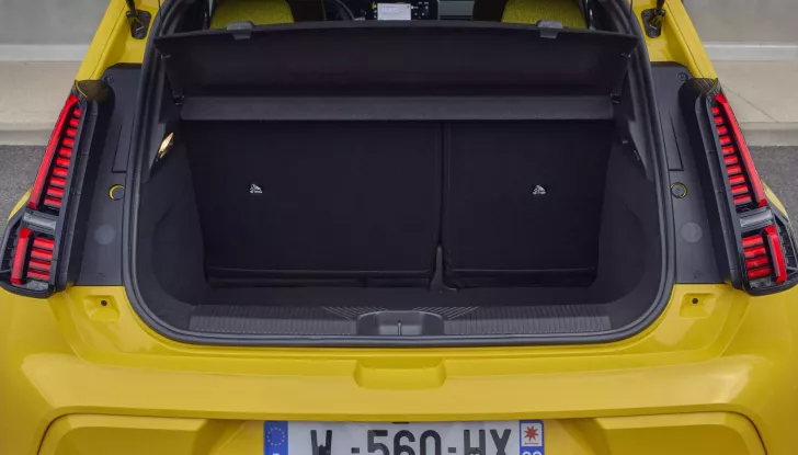 Renault 5 E-Tech Electric: la city car elettrica ora disponibile a partire da 24.900 euro - Foto 22 di 25