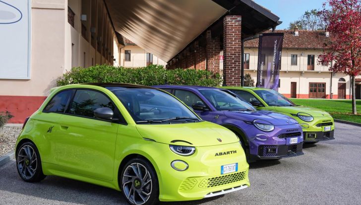 Nuova Abarth 600e: caratteristiche, design, abitacolo, motori, versioni, autonomia e prestazioni - Foto 6 di 131
