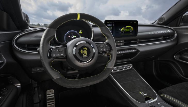 Nuova Abarth 600e: caratteristiche, design, abitacolo, motori, versioni, autonomia e prestazioni - Foto 13 di 131