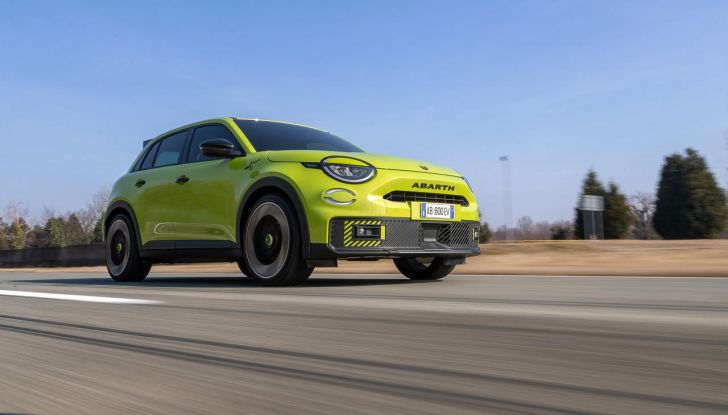 Nuova Abarth 600e: caratteristiche, design, abitacolo, motori, versioni, autonomia e prestazioni - Foto 90 di 131