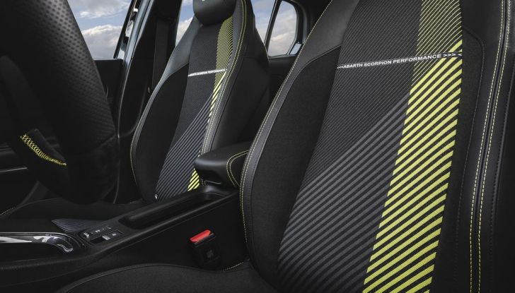 Nuova Abarth 600e: caratteristiche, design, abitacolo, motori, versioni, autonomia e prestazioni - Foto 59 di 131