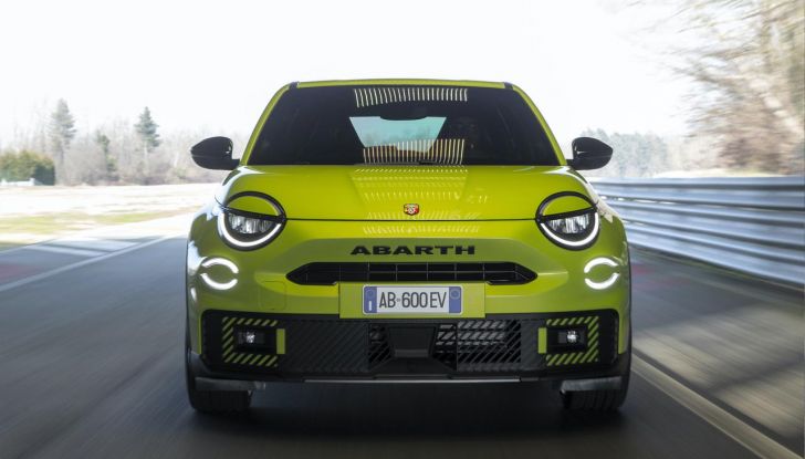 Nuova Abarth 600e: caratteristiche, design, abitacolo, motori, versioni, autonomia e prestazioni - Foto 105 di 131