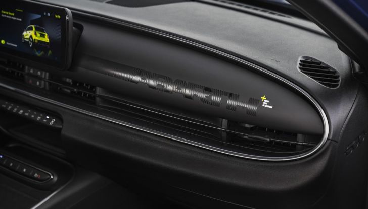 Nuova Abarth 600e: caratteristiche, design, abitacolo, motori, versioni, autonomia e prestazioni - Foto 23 di 131