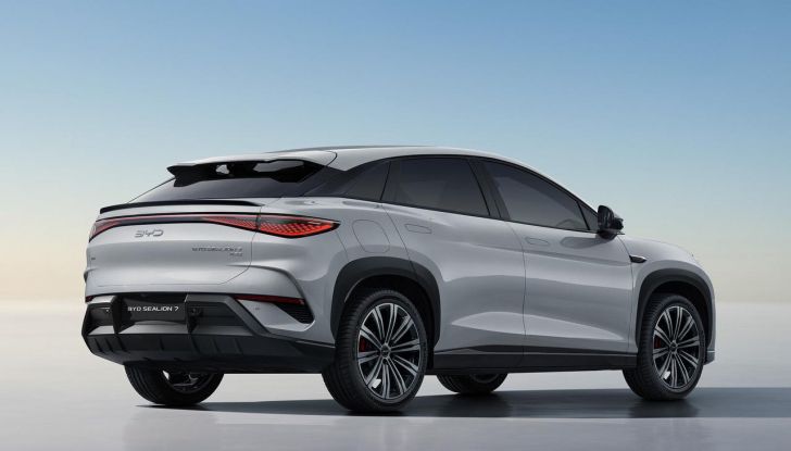BYD Sealion 7