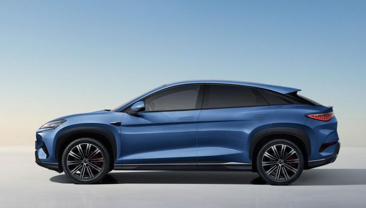 BYD Sealion 7: caratteristiche, design, abitacolo, versioni, motori e disponibilità - Foto 10 di 23
