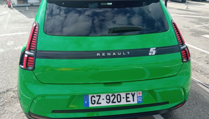 Renault 5 E-Tech Electric: la city car elettrica ora disponibile a partire da 24.900 euro - Foto 6 di 25