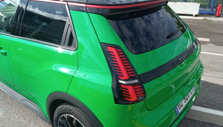 Renault 5 E-Tech Electric: la city car elettrica ora disponibile a partire da 24.900 euro - Foto 9 di 25