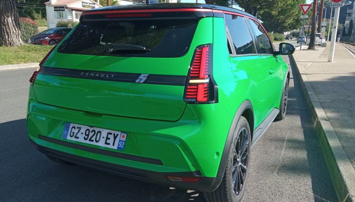 Renault 5 E-Tech Electric: la city car elettrica ora disponibile a partire da 24.900 euro - Foto 12 di 25