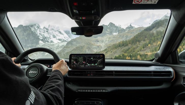 Jeep Avenger 4xe: caratteristiche, design, abitacolo, motore, allestimenti e prezzi - Foto 19 di 38