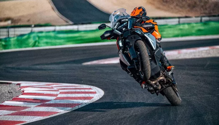 KTM 1390 Super Adventure S EVO 2025: rivoluzione nel mondo delle moto adventure - Foto 4 di 7