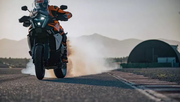 KTM 1390 Super Adventure S EVO 2025: rivoluzione nel mondo delle moto adventure - Foto 7 di 7