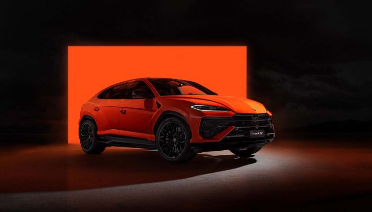 Lamborghini Urus SE: caratteristiche, design, abitacolo, motore e prezzo - Foto 1 di 23