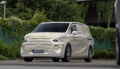 Mercedes VAN.EA: scendono in strada i primi prototipi dei nuovi van elettrici