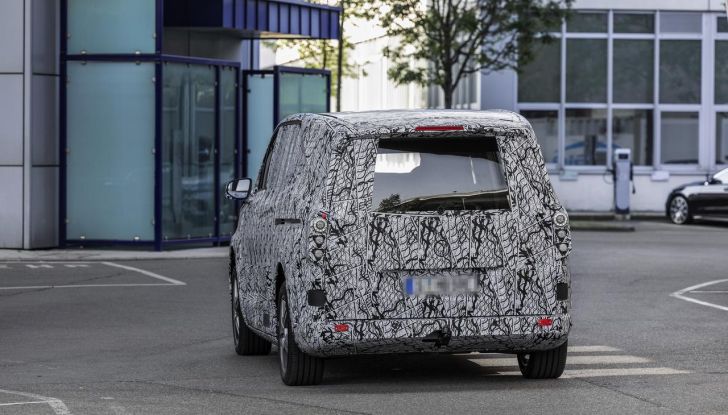 Mercedes VAN.EA: scendono in strada i primi prototipi dei nuovi van elettrici - Foto 6 di 9